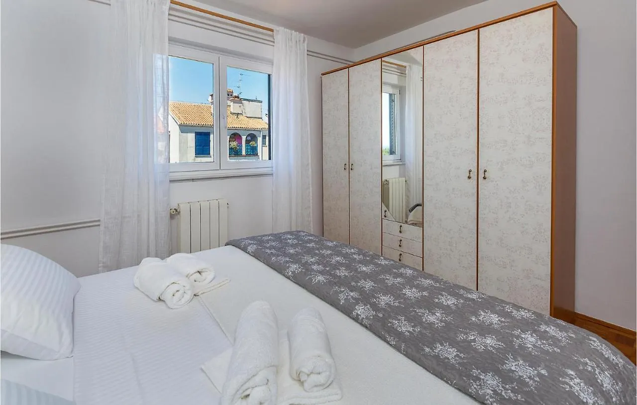 Stunning Apartment In Pula With Kitchen