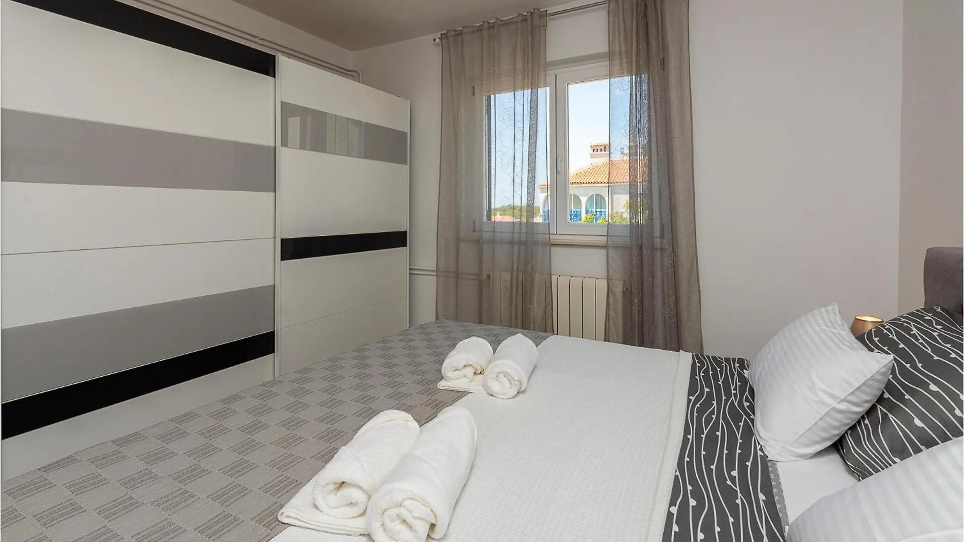 Stunning Apartment In Pula With Kitchen Kroatien